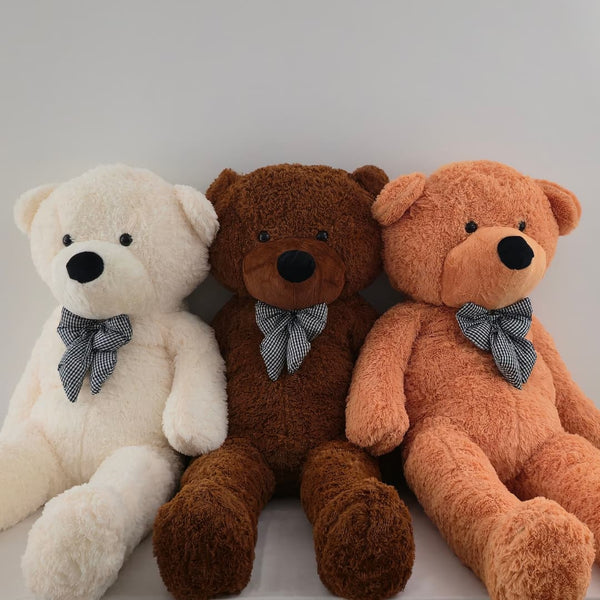 Dideli pliušiniai meškinai