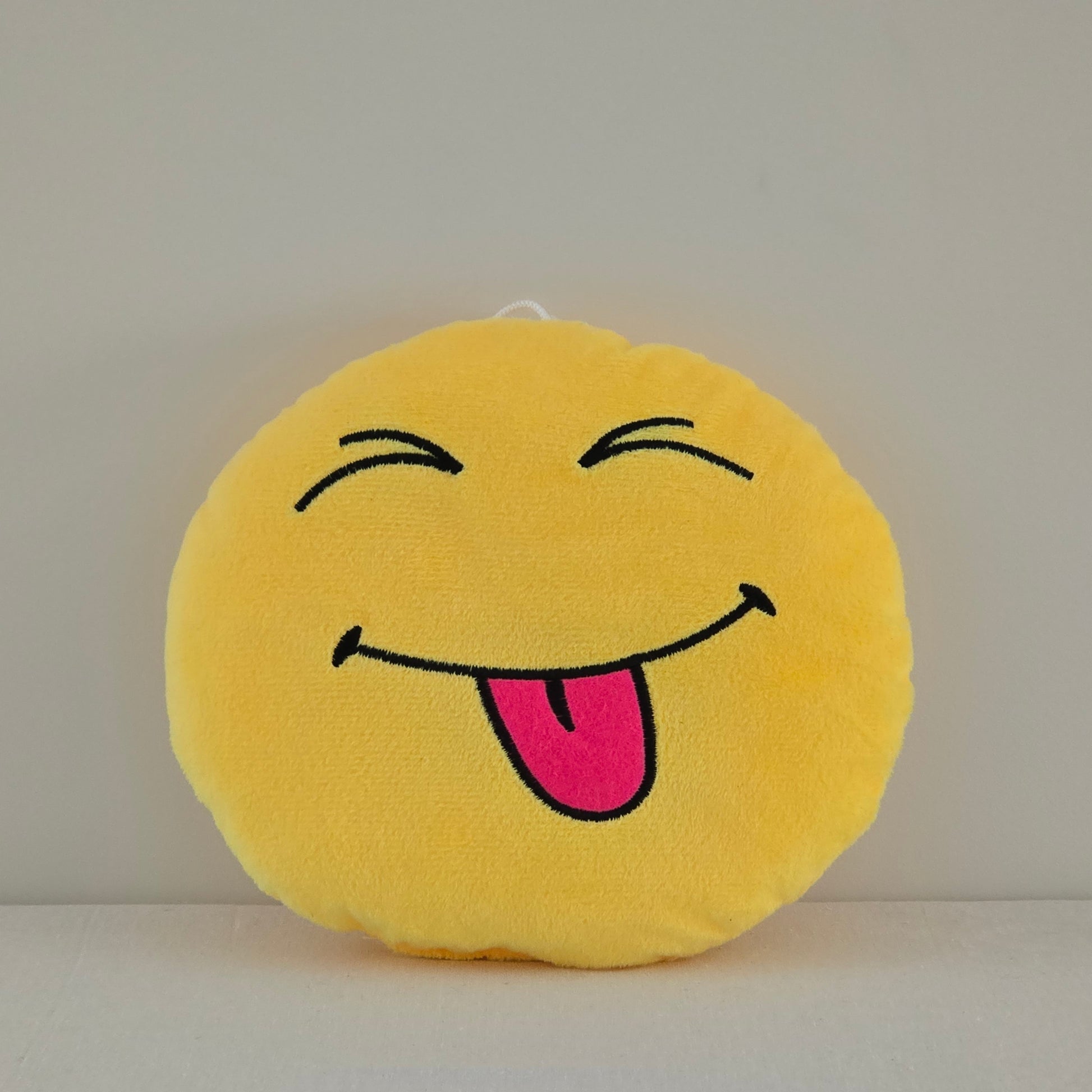 Pliušinis žaislas „Playful Emoji“ | 20 cm | Geltonas-meskiai.lt