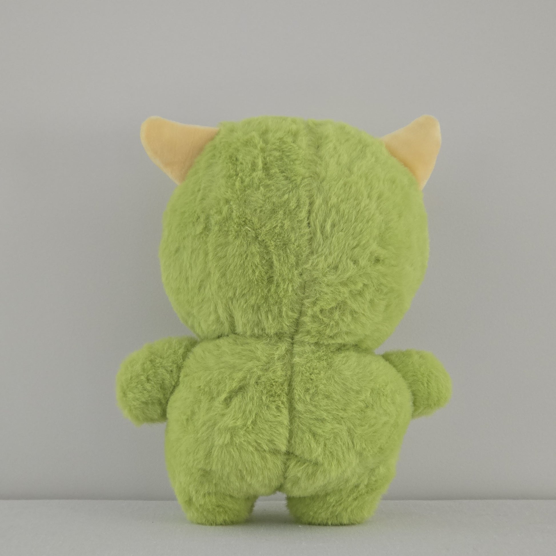 Pliušinis žaislas „Monstriukas“ | 20 cm | Žalias-meskiai.lt